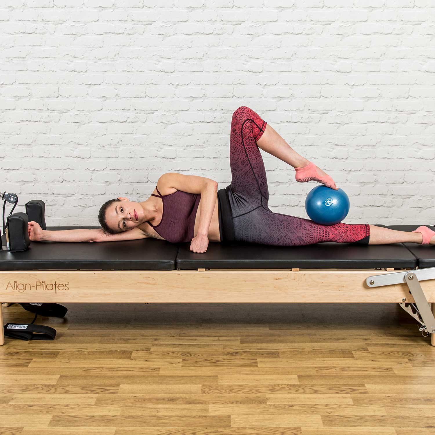Pilates bal van 18 cm helpt kracht en uithoudingsvermogen te ontwikkelen Pilates bal van 18 cm helpt kracht en uithoudingsvermogen te ontwikkelen