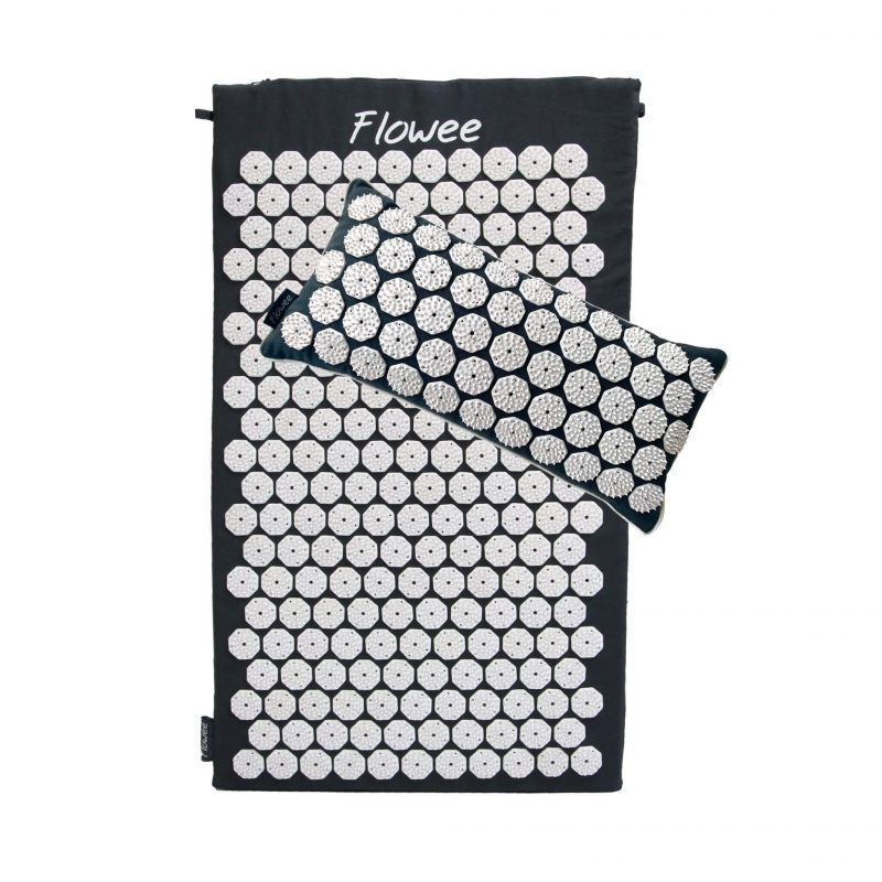 Spijkermat set grijs wit van Flowee voordelig en snel te verkrijgen bij Yoga-Pilatesshop