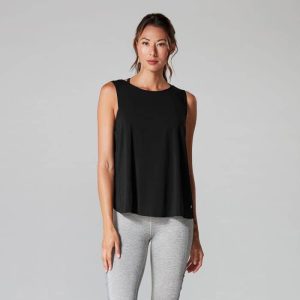 Sport tank top twist back in de kleur zwart van het merk Tavi Noir
