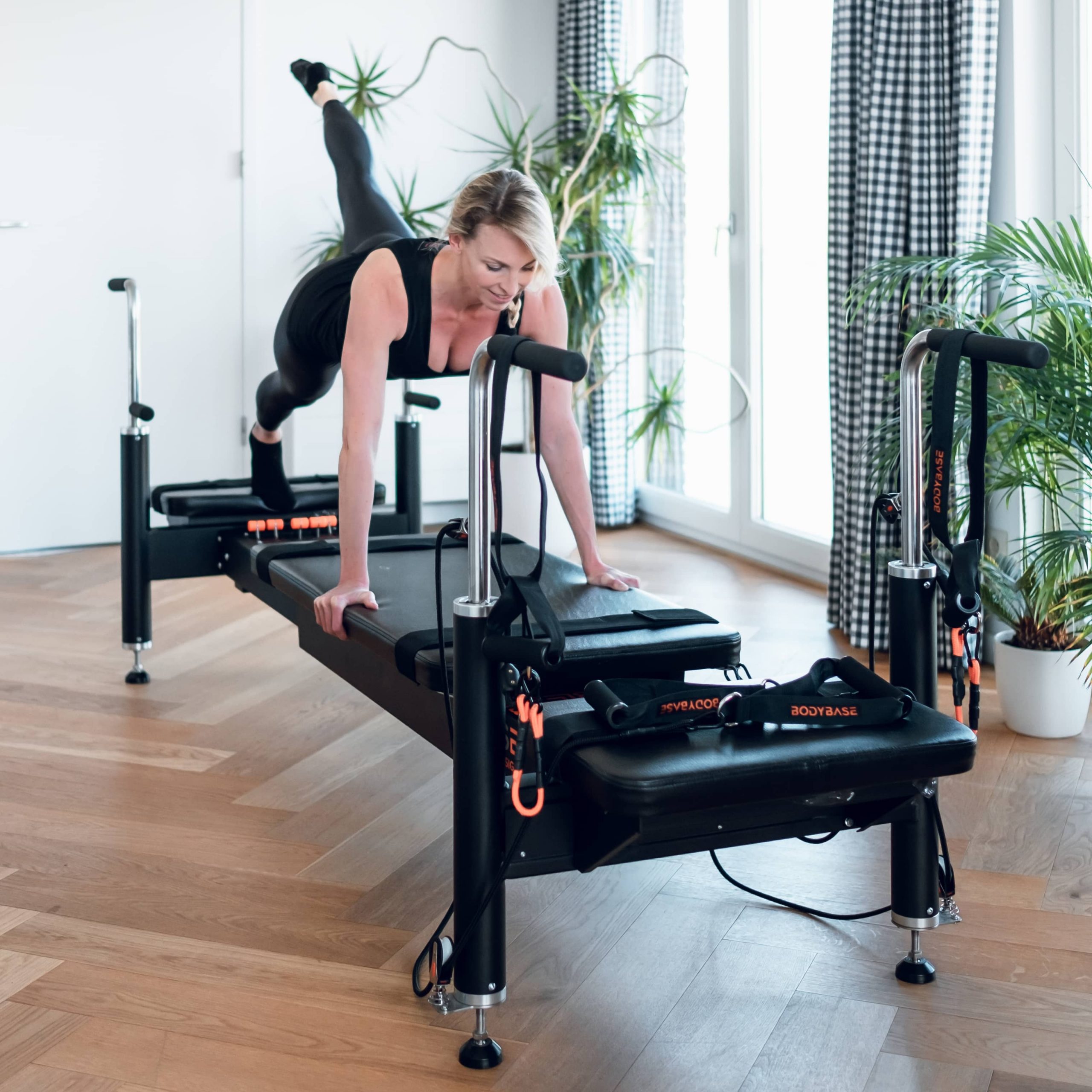 baseline zwart op Yoga-Pilatesshop baseline zwart op Yoga-Pilatesshop