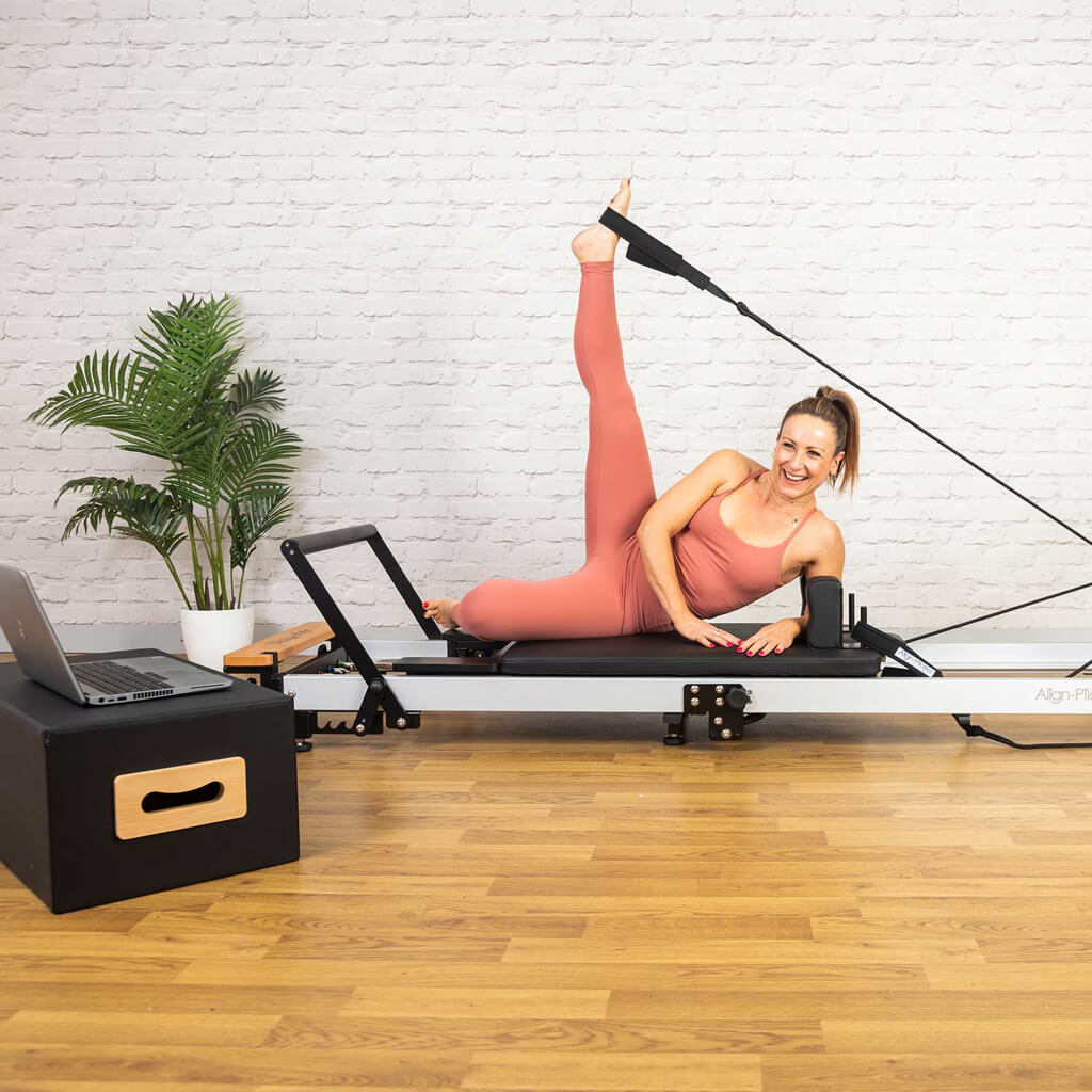 F3 reformer biedt een soepele en progressieve weerstand, nu bij yoga-pilatesshop F3 reformer biedt een soepele en progressieve weerstand, nu bij yoga-pilatesshop