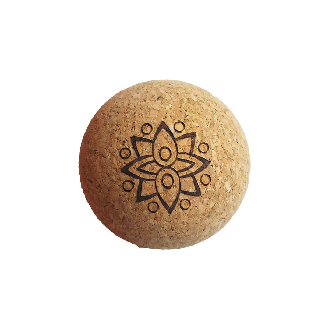 Deze massage bal is gemaakt van kurk en verkrijgbaar op Yoga-Pilatesshop.nl! Deze massage bal is gemaakt van kurk en verkrijgbaar op Yoga-Pilatesshop.nl!