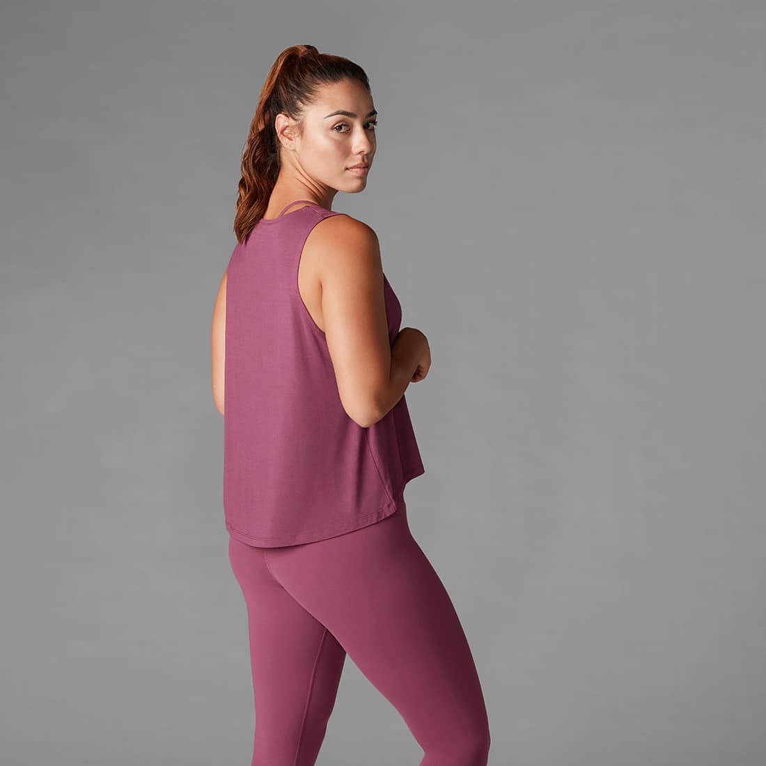 high low tanktop garnet nu te koop bij Yoga-Pilatesshop.nl high low tanktop garnet nu te koop bij Yoga-Pilatesshop.nl