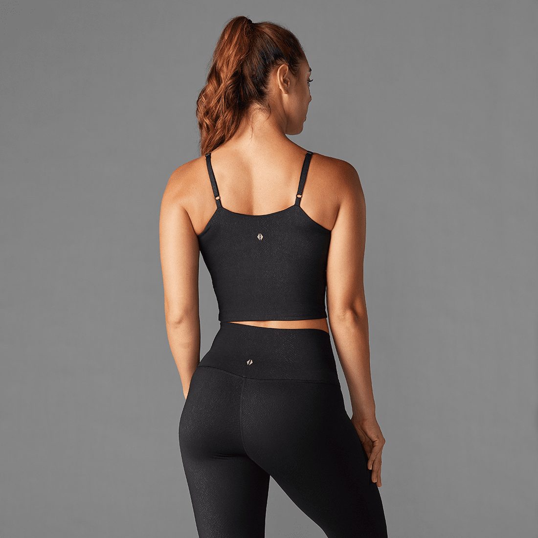 Deze Cami Sport BH van Tavi Noir nu te koop bij Yoga-Pilatesshop!