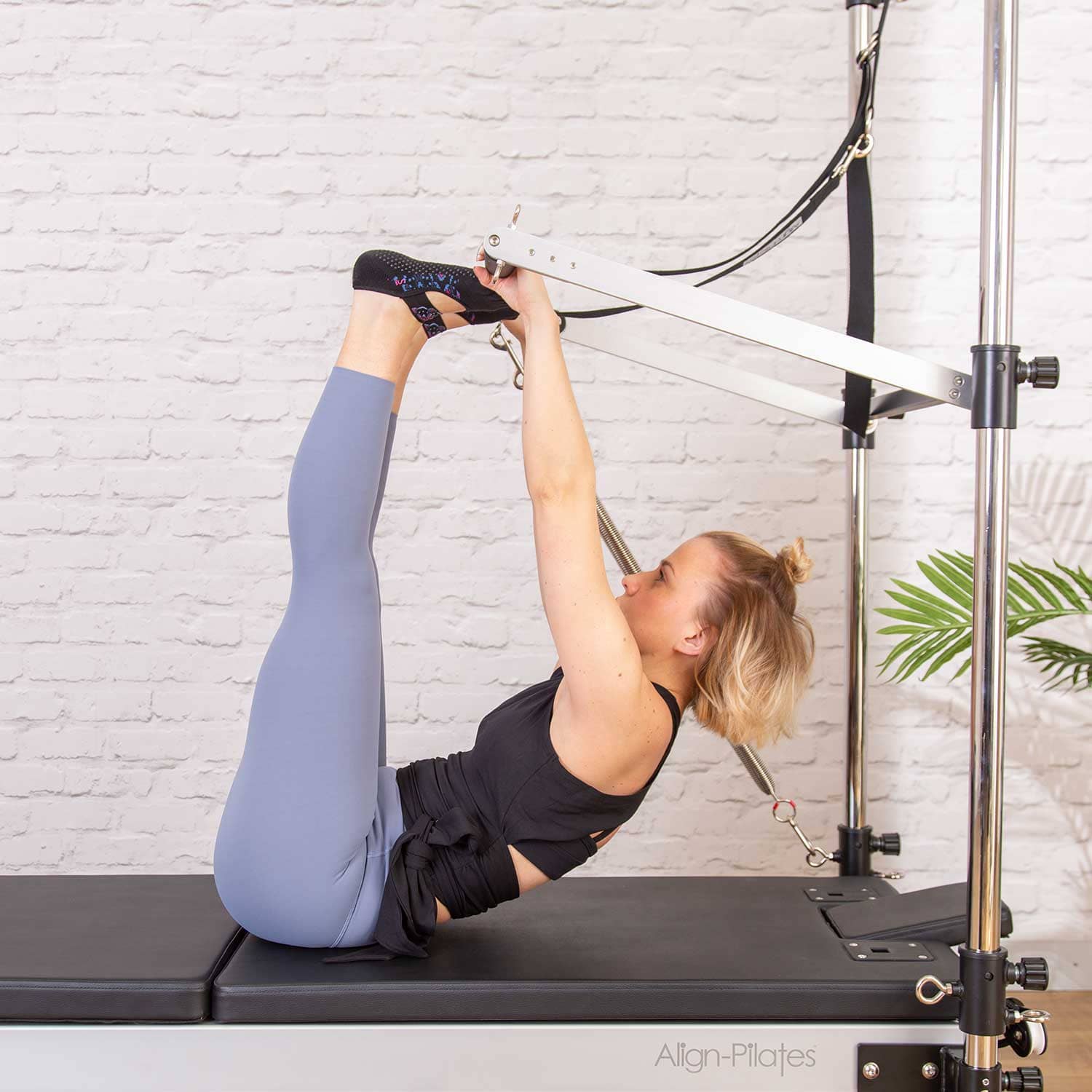 De C8 Pro Half Cadillac Bundle bestaat uit de C8 Reformer, Half Cadillac én accessoires nu verkrijgbaar bij Yoga-Pilatesshop De C8 Pro Half Cadillac Bundle bestaat uit de C8 Reformer, Half Cadillac én accessoires nu verkrijgbaar bij Yoga-Pilatesshop