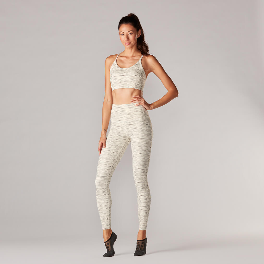 Sportlegging met hoge taille nu te koop bij Yoga-Pilatesshop! Sportlegging met hoge taille nu te koop bij Yoga-Pilatesshop!