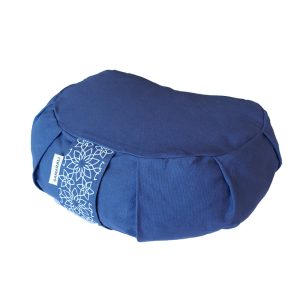 Koop nu het Denim Blauwe Meditatiekussen halve maan van organisch katoen bij Yoga-Pilatesshop.nl!