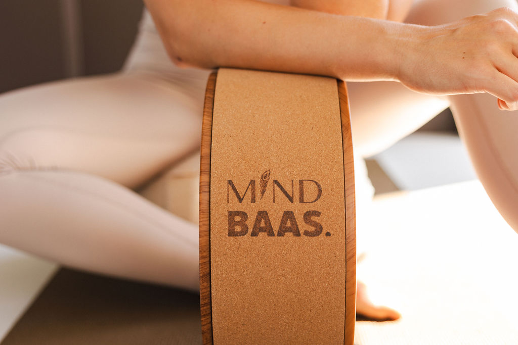 Ontdek ons veelzijdige Yoga Wiel met natuurkurk voor optimale grip. Versterk spieren, gewrichten en balans, geschikt voor alle niveaus Ontdek ons veelzijdige Yoga Wiel met natuurkurk voor optimale grip. Versterk spieren, gewrichten en balans, geschikt voor alle niveaus.