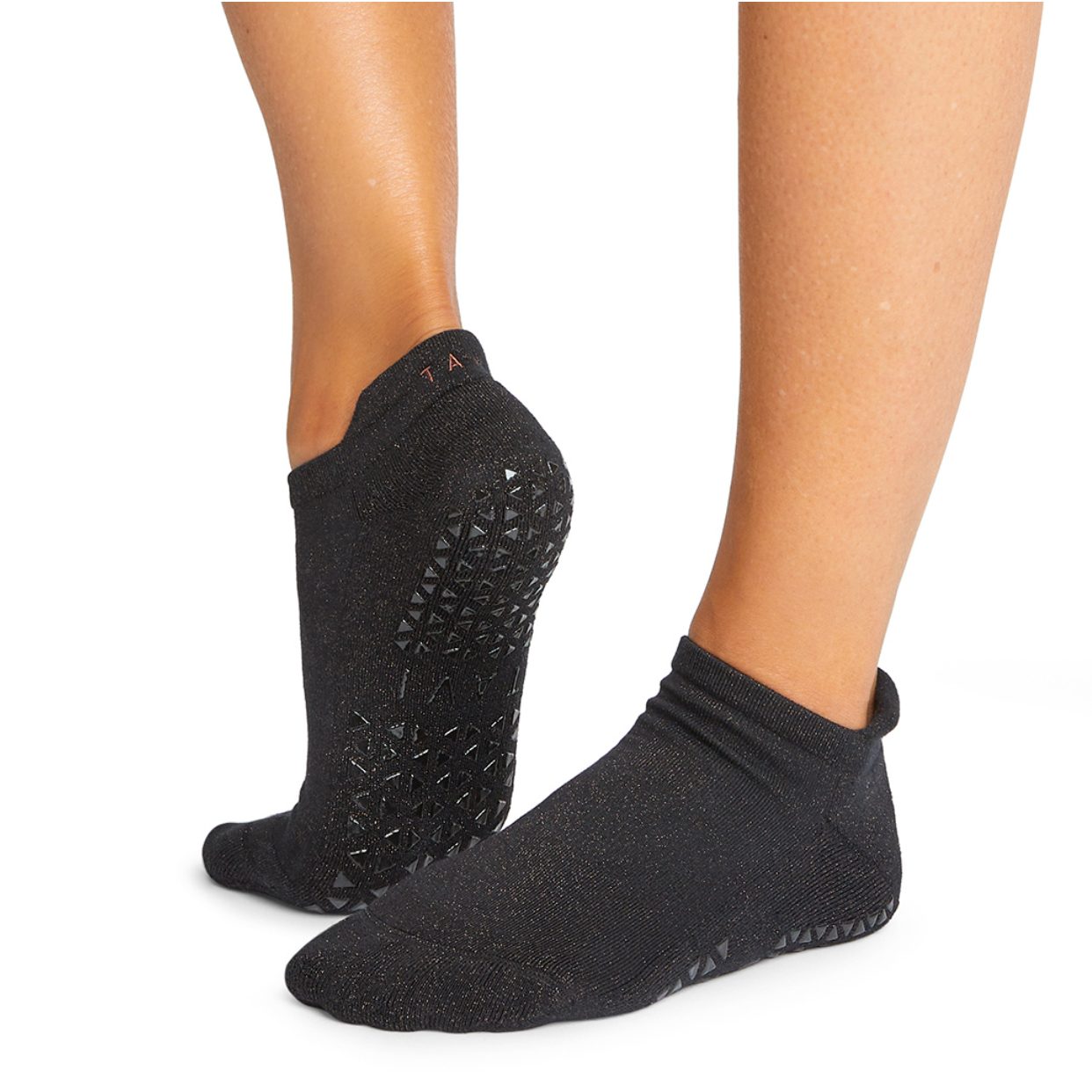 De zwart glitter Antislip Sokken Savvy Embers van Tavi Noir zijn nu te koop op Yoga-Pilatesshop!