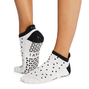 De zwart witte Antislip Sokken Savvy Follow Your Heart van Tavi Noir zijn nu te koop op Yoga-Pilatesshop!