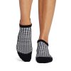 Draag deze antislip sokken Savvy Houndstooth van Tavi Noir voor alle activiteiten op blote voeten zoals yoga. Nu voordelig bij Yoga-pilatesshop.nl! Antislipsokken van Tavi Noir in Houndstooth.